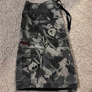 Men’s medium board shorts no liner with pocket and waterproof pouch- like new!